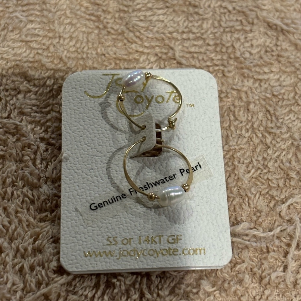 Freshwater Pearl Earrings 14kt Gold filled Jody Coyote earrings - Picture 2 of 2